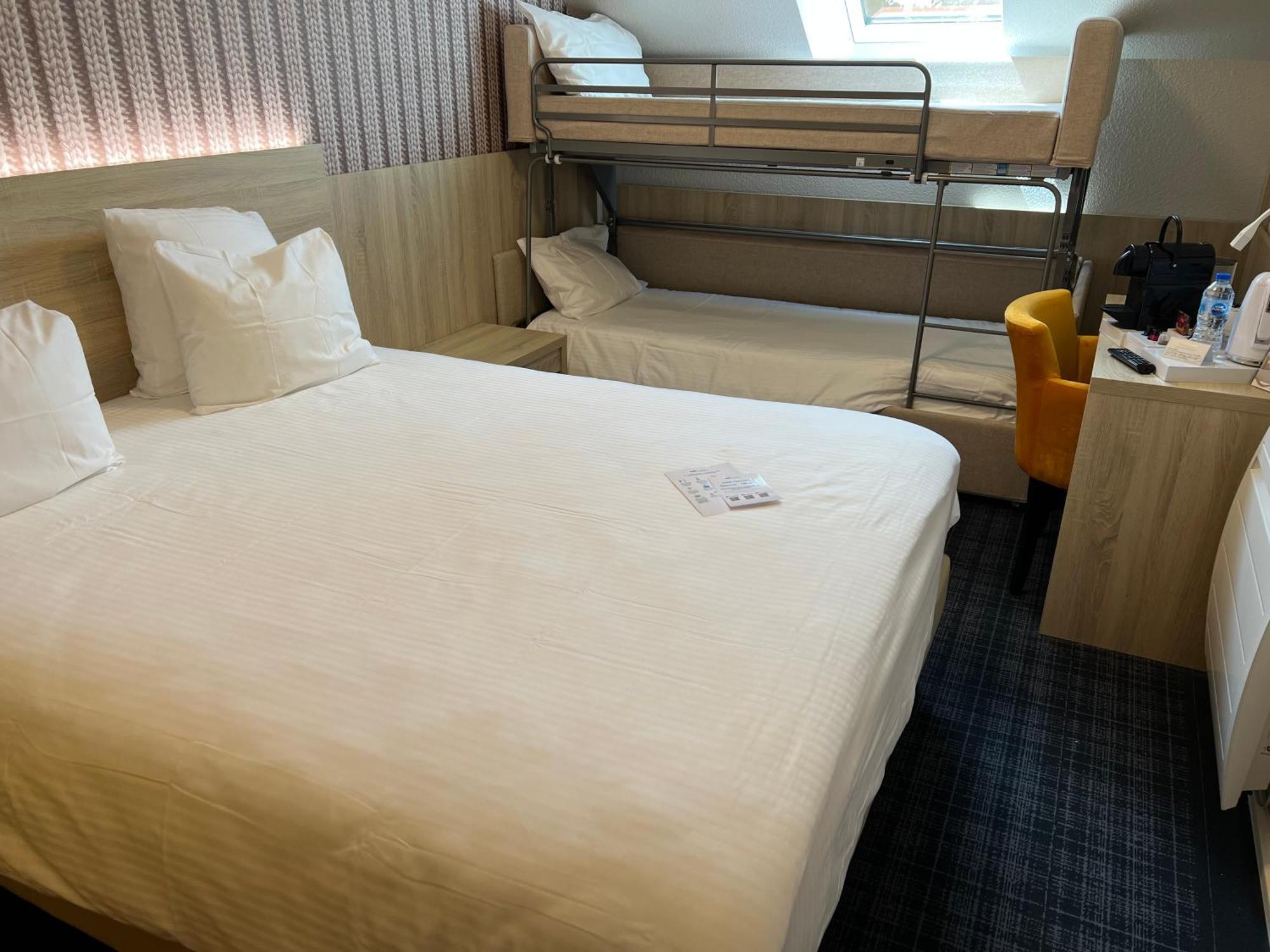 Brit Hotel Landivisiau Eksteriør billede