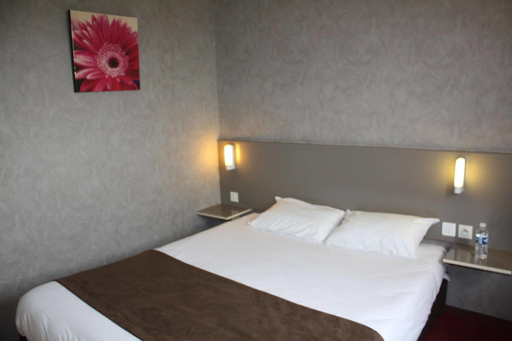 Brit Hotel Landivisiau Eksteriør billede